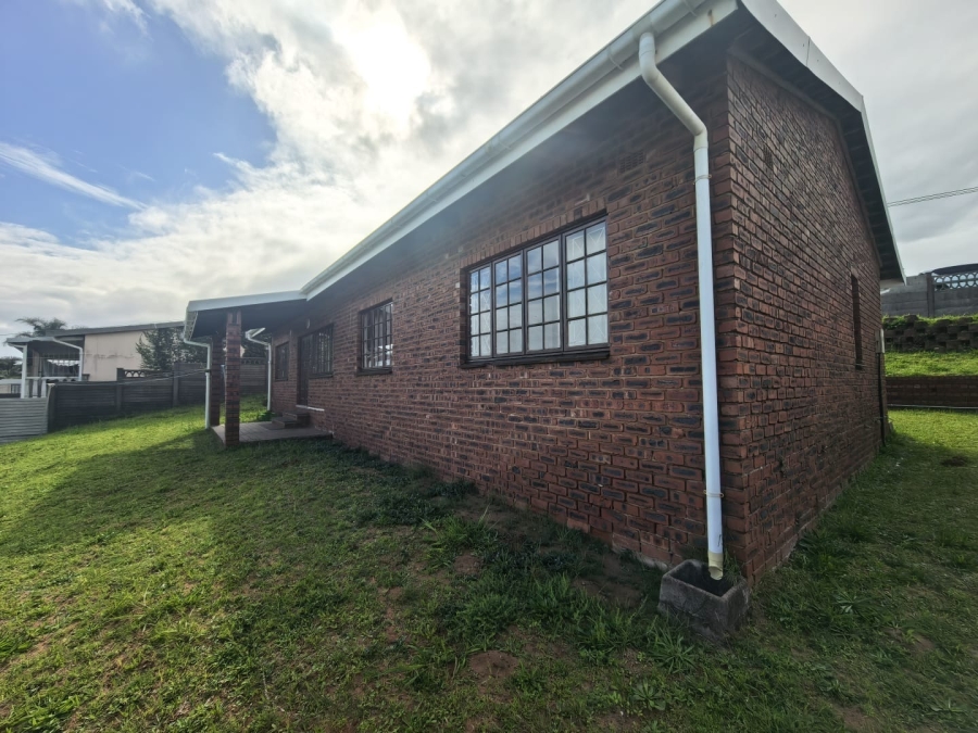 3 Bedroom Property for Sale in Treasure Beach KwaZulu-Natal