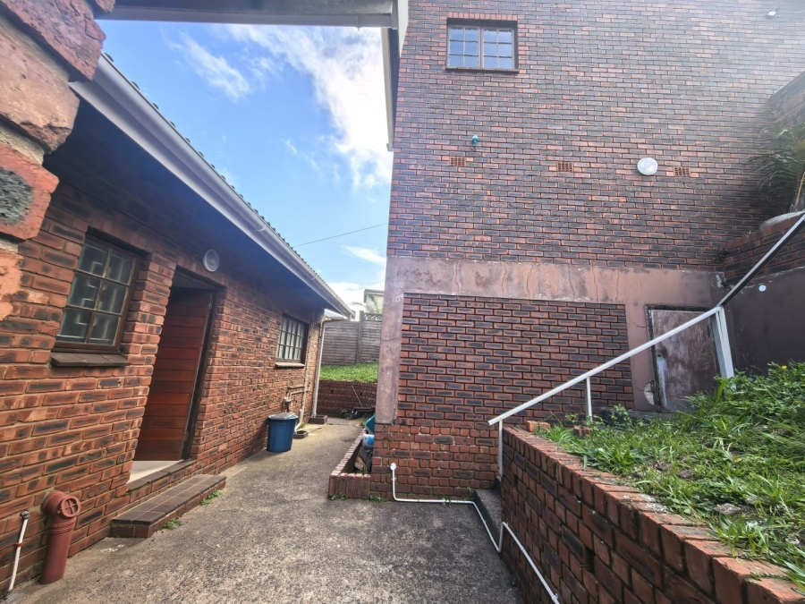 3 Bedroom Property for Sale in Treasure Beach KwaZulu-Natal