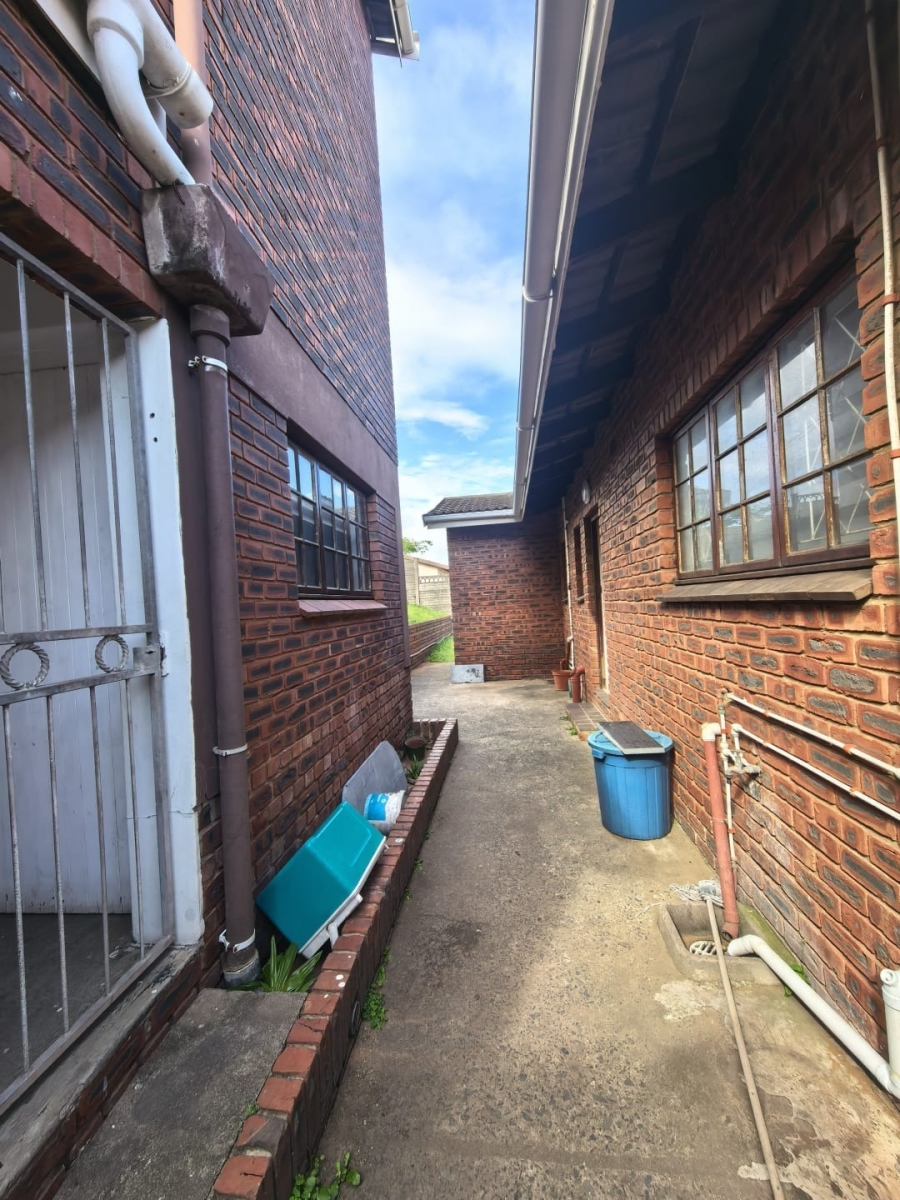 3 Bedroom Property for Sale in Treasure Beach KwaZulu-Natal