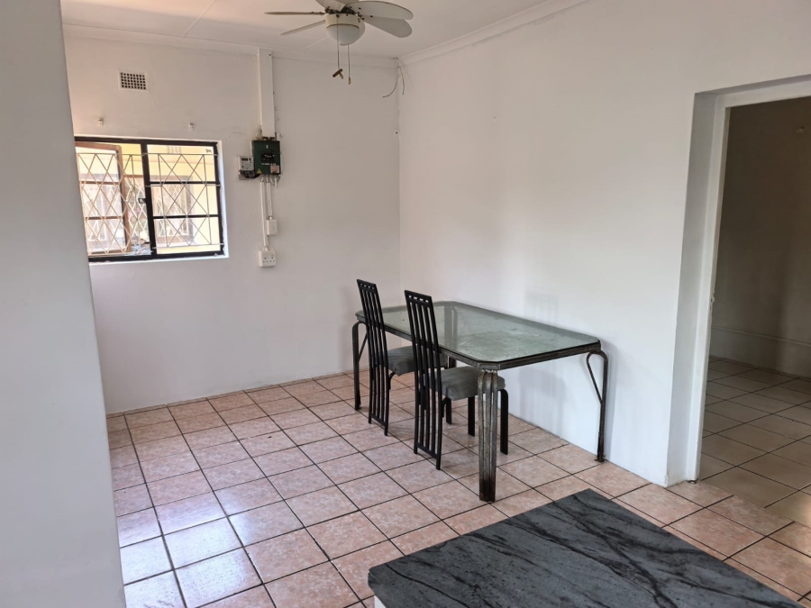 To Let 2 Bedroom Property for Rent in Uvongo KwaZulu-Natal