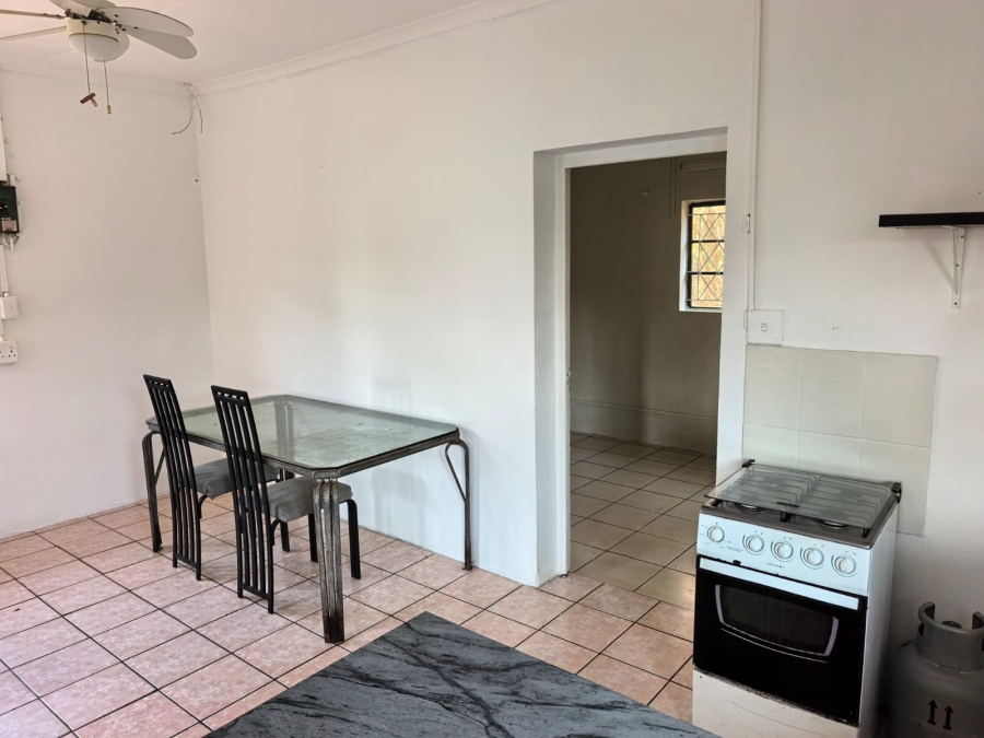 To Let 2 Bedroom Property for Rent in Uvongo KwaZulu-Natal