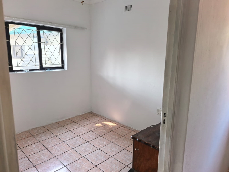 To Let 2 Bedroom Property for Rent in Uvongo KwaZulu-Natal