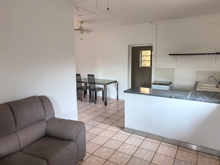 To Let 2 Bedroom Property for Rent in Uvongo KwaZulu-Natal
