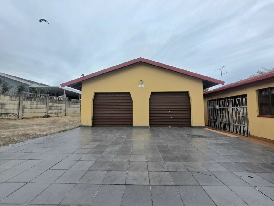 3 Bedroom Property for Sale in Lotus Park KwaZulu-Natal