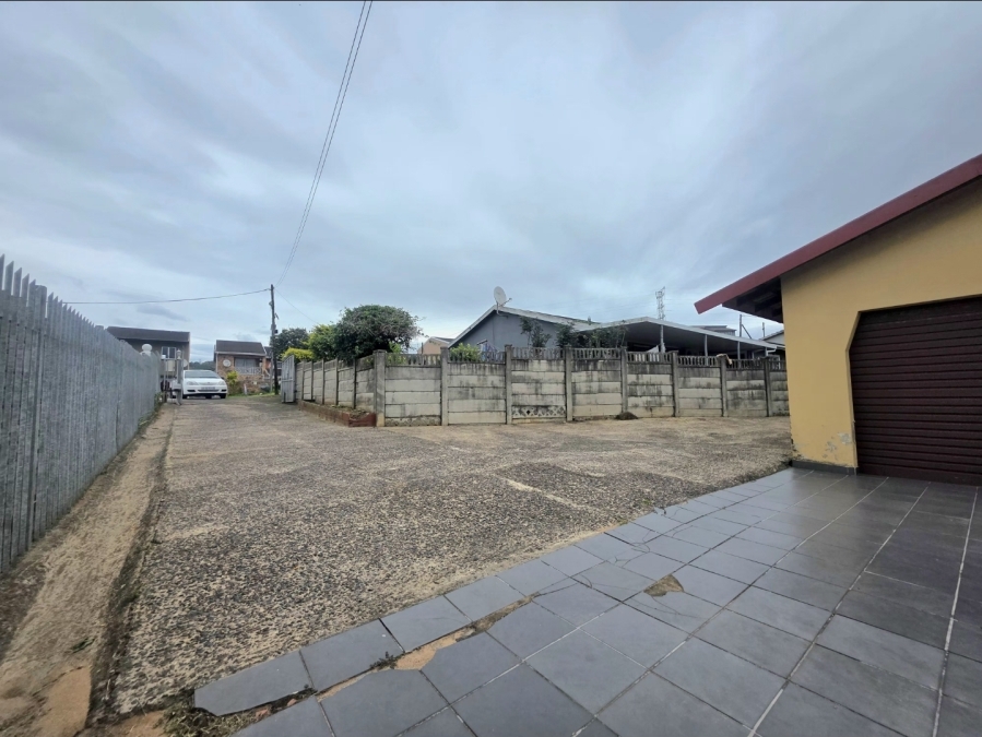 3 Bedroom Property for Sale in Lotus Park KwaZulu-Natal