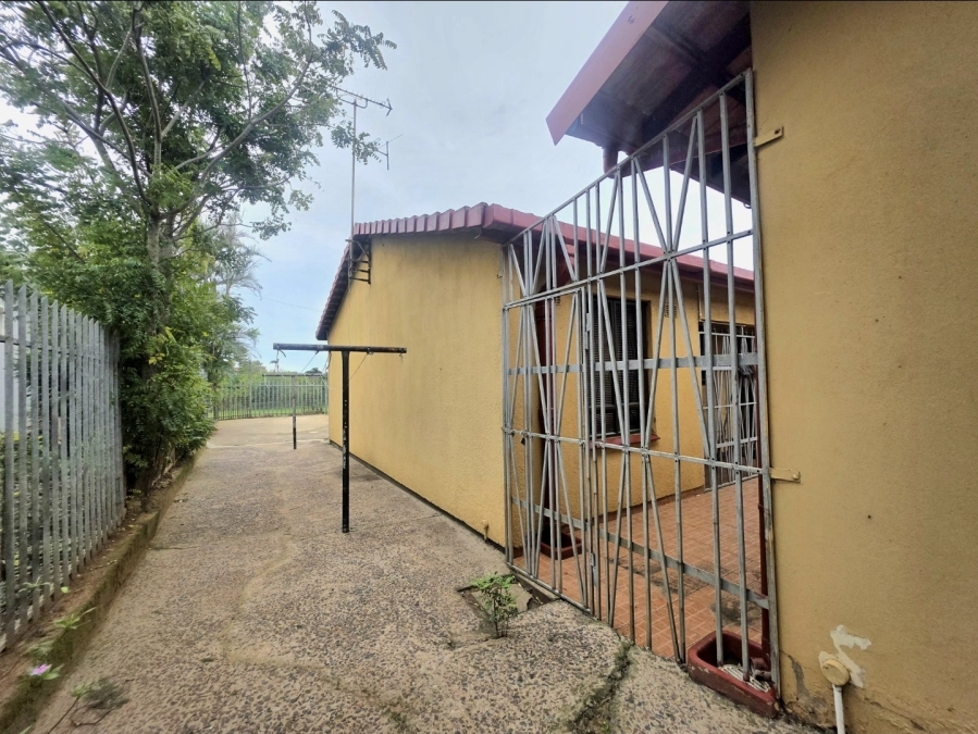 3 Bedroom Property for Sale in Lotus Park KwaZulu-Natal