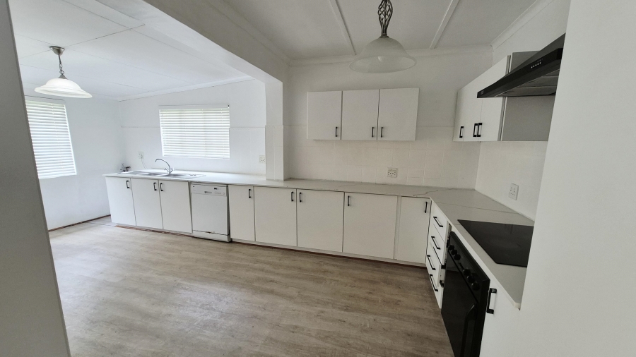 4 Bedroom Property for Sale in Greendale KwaZulu-Natal