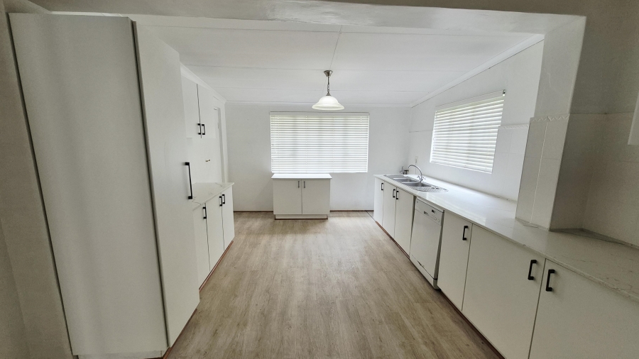 4 Bedroom Property for Sale in Greendale KwaZulu-Natal