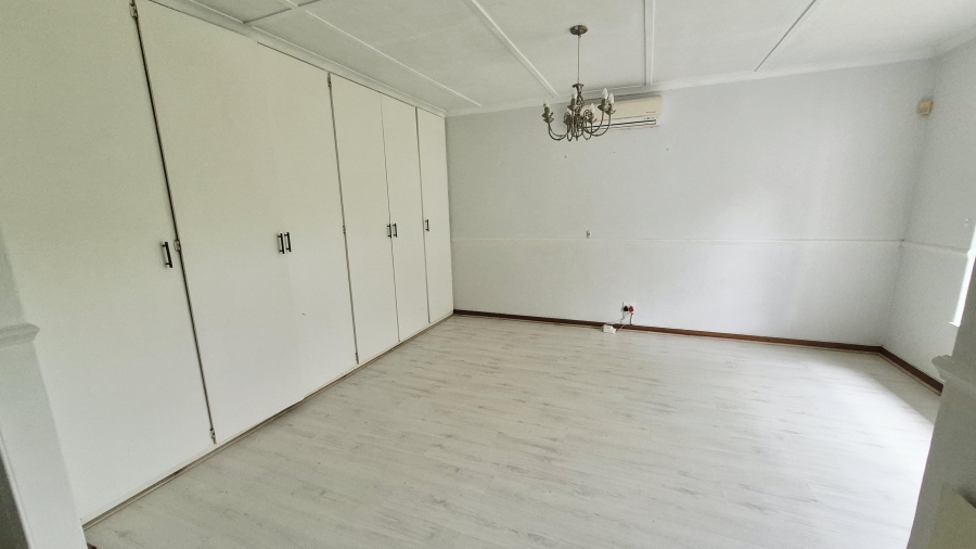 4 Bedroom Property for Sale in Greendale KwaZulu-Natal
