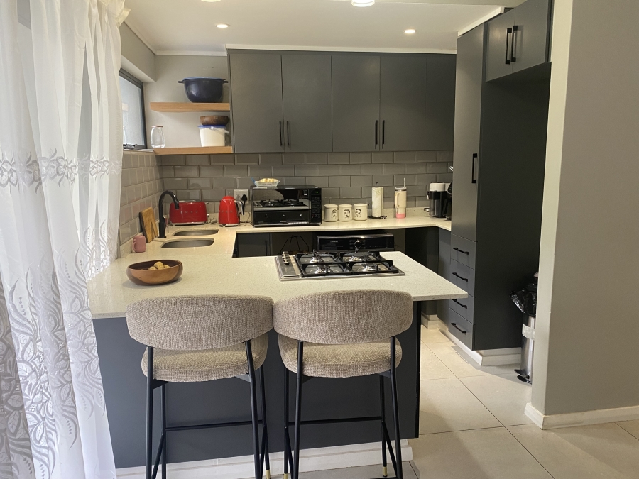 To Let 2 Bedroom Property for Rent in Palm Lakes Estate KwaZulu-Natal
