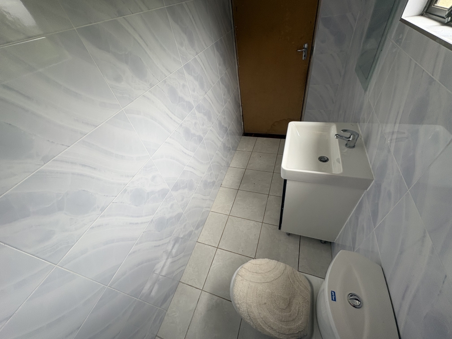 To Let 1 Bedroom Property for Rent in Carrington Heights KwaZulu-Natal