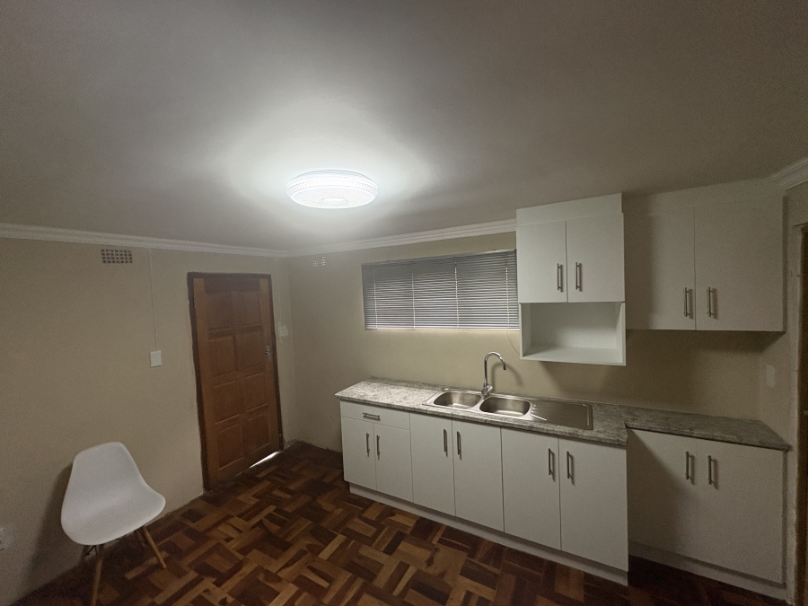 To Let 1 Bedroom Property for Rent in Carrington Heights KwaZulu-Natal