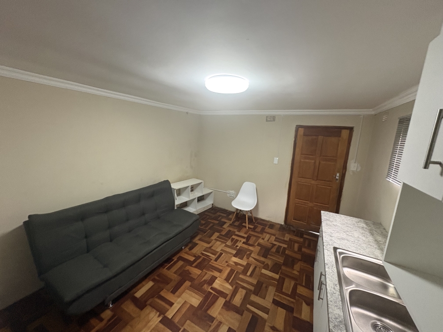 To Let 1 Bedroom Property for Rent in Carrington Heights KwaZulu-Natal