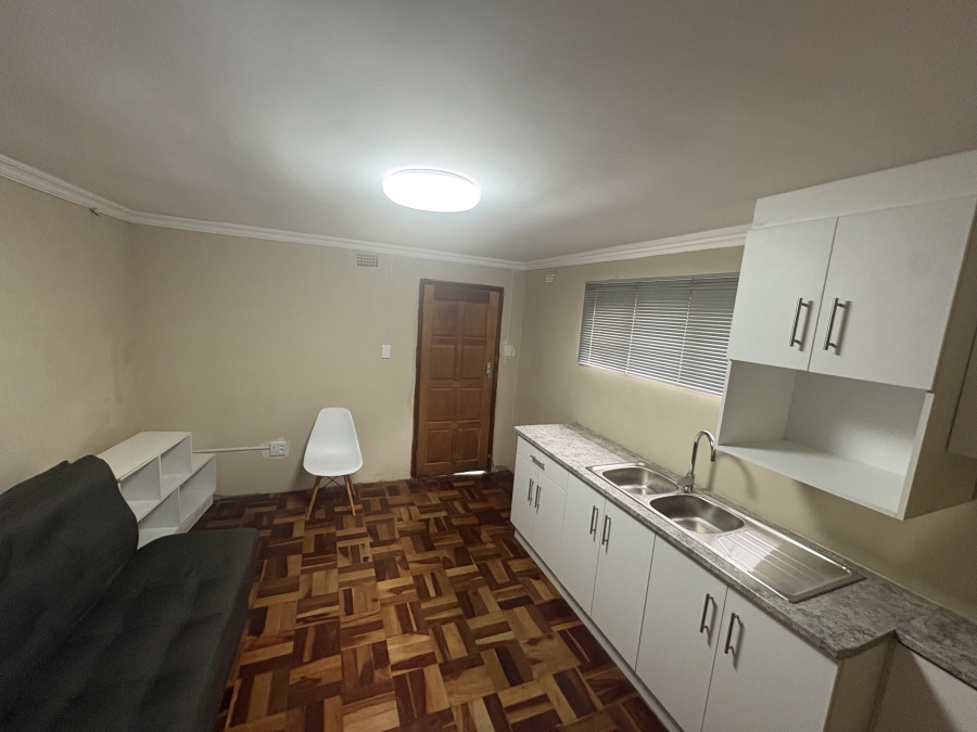 To Let 1 Bedroom Property for Rent in Carrington Heights KwaZulu-Natal