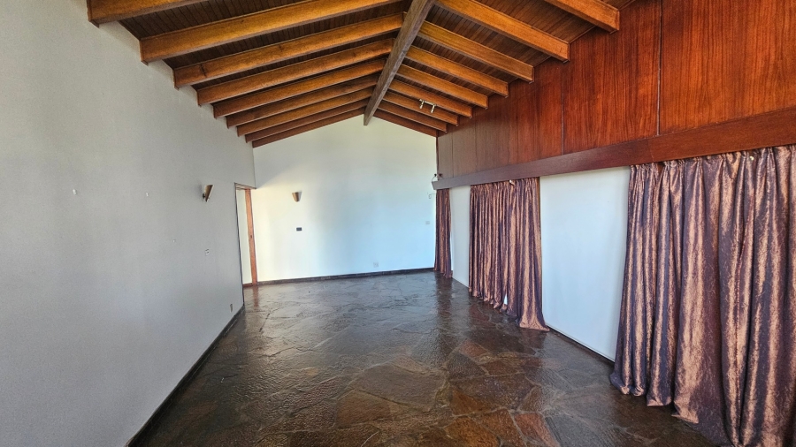 To Let 4 Bedroom Property for Rent in Umbilo KwaZulu-Natal