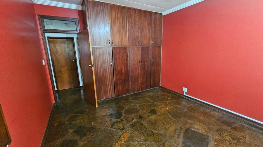 To Let 4 Bedroom Property for Rent in Umbilo KwaZulu-Natal