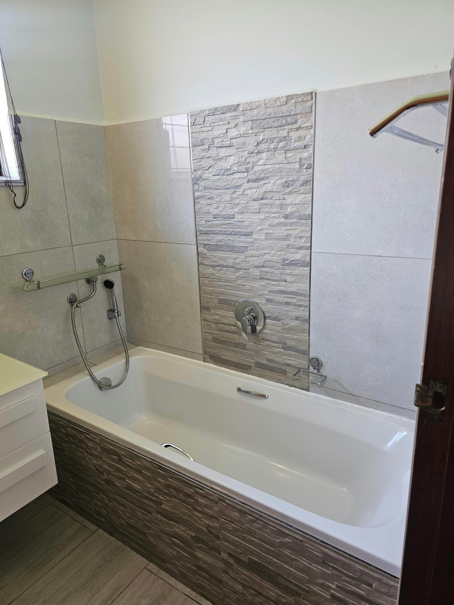 To Let 4 Bedroom Property for Rent in Umbilo KwaZulu-Natal