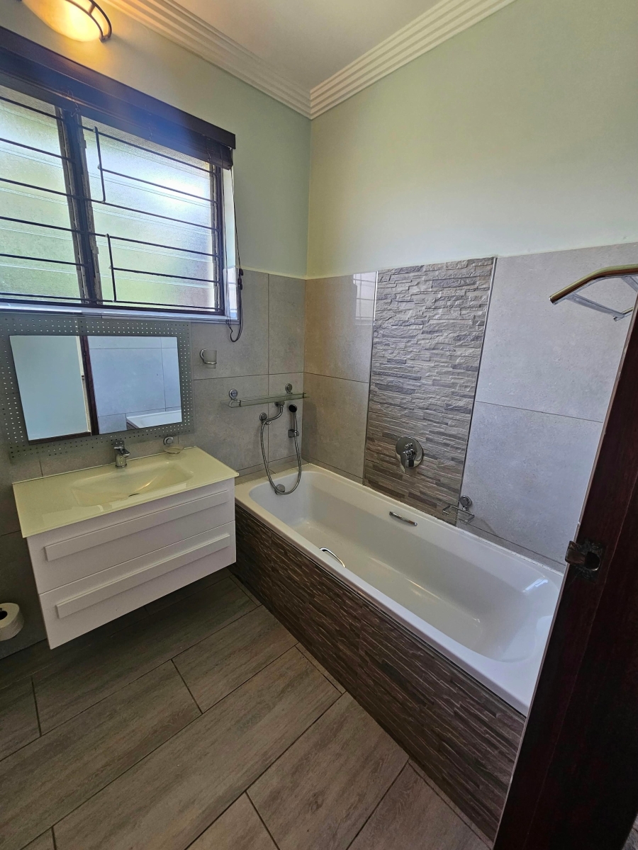 To Let 4 Bedroom Property for Rent in Umbilo KwaZulu-Natal