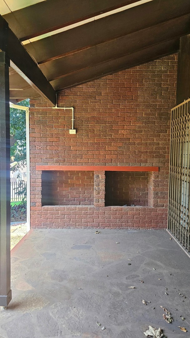 To Let 4 Bedroom Property for Rent in Umbilo KwaZulu-Natal