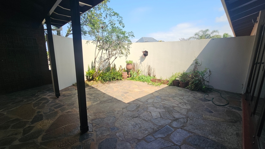 To Let 4 Bedroom Property for Rent in Umbilo KwaZulu-Natal