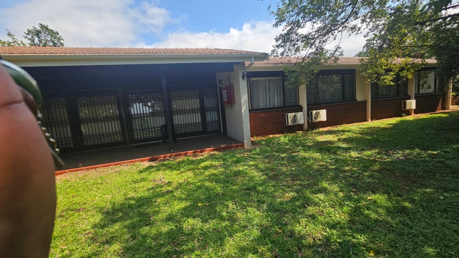 To Let 4 Bedroom Property for Rent in Umbilo KwaZulu-Natal