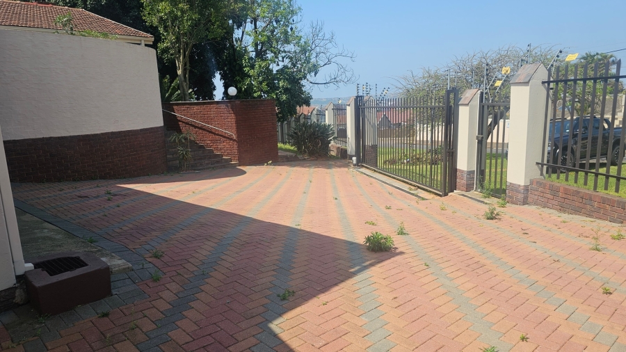 To Let 4 Bedroom Property for Rent in Umbilo KwaZulu-Natal
