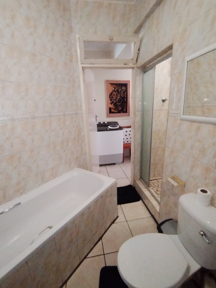 1 Bedroom Property for Sale in Amanzimtoti KwaZulu-Natal