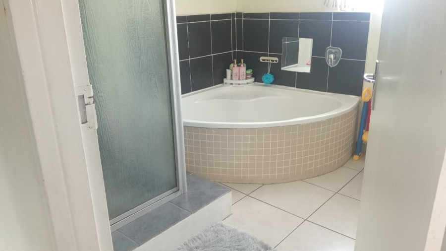 3 Bedroom Property for Sale in Birdswood KwaZulu-Natal