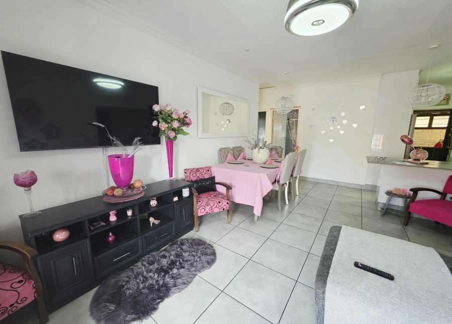 2 Bedroom Property for Sale in Arboretum KwaZulu-Natal