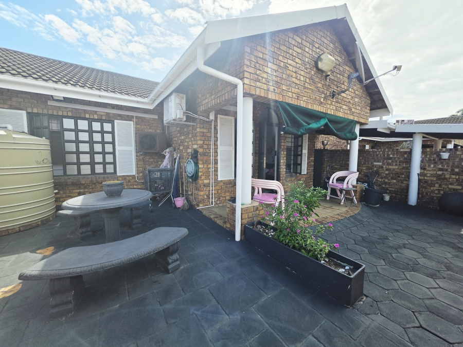 2 Bedroom Property for Sale in Arboretum KwaZulu-Natal