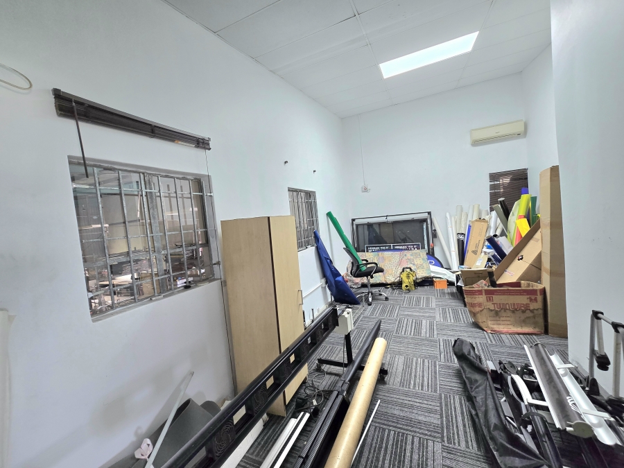 To Let Commercial Property for Rent in Westmead KwaZulu-Natal