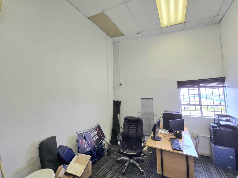 To Let Commercial Property for Rent in Westmead KwaZulu-Natal