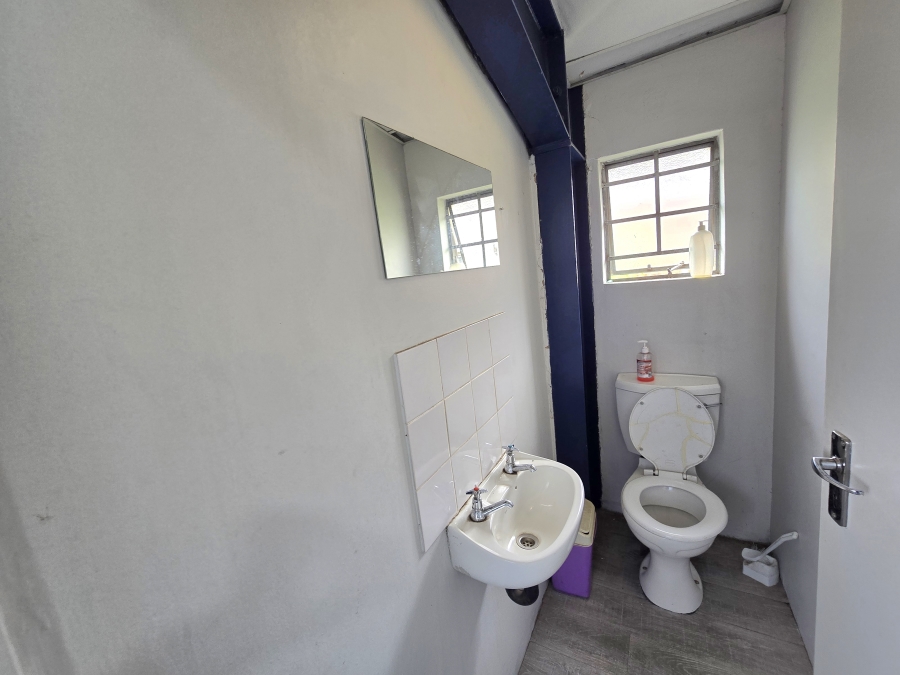 To Let Commercial Property for Rent in Westmead KwaZulu-Natal