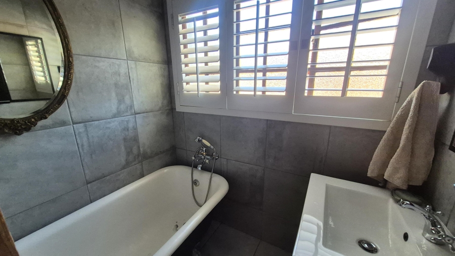 3 Bedroom Property for Sale in Chase Valley Heights KwaZulu-Natal