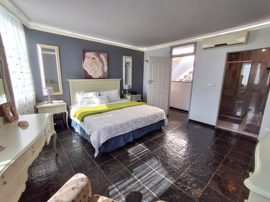 4 Bedroom Property for Sale in Glenwood KwaZulu-Natal