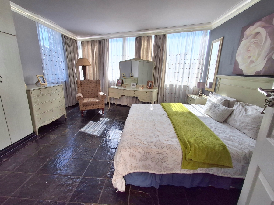 4 Bedroom Property for Sale in Glenwood KwaZulu-Natal