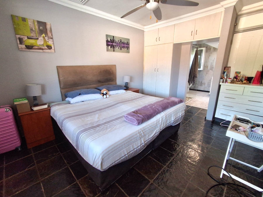 4 Bedroom Property for Sale in Glenwood KwaZulu-Natal