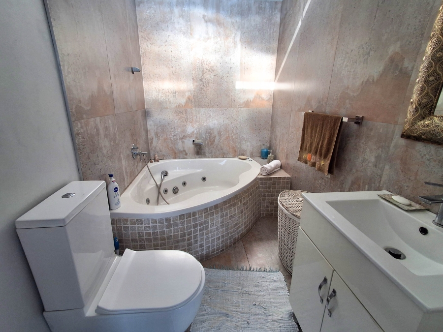 4 Bedroom Property for Sale in Glenwood KwaZulu-Natal