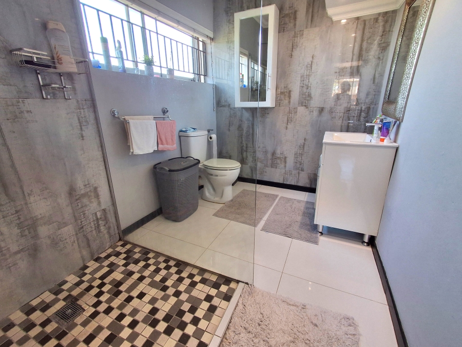 4 Bedroom Property for Sale in Glenwood KwaZulu-Natal