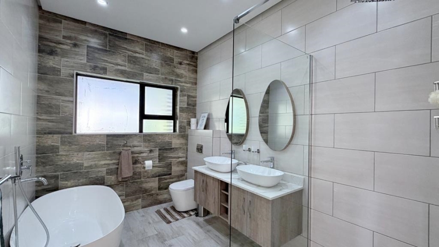 5 Bedroom Property for Sale in Zinkwazi Beach KwaZulu-Natal