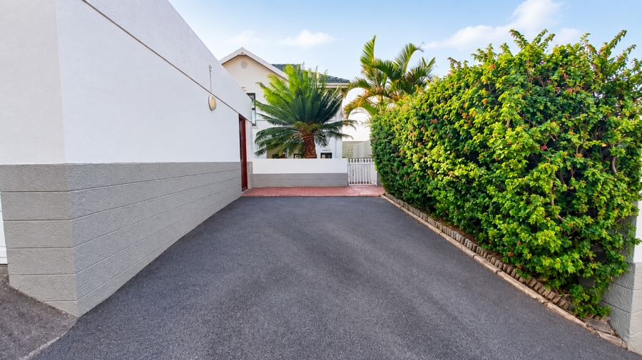 To Let 3 Bedroom Property for Rent in Umhlanga KwaZulu-Natal