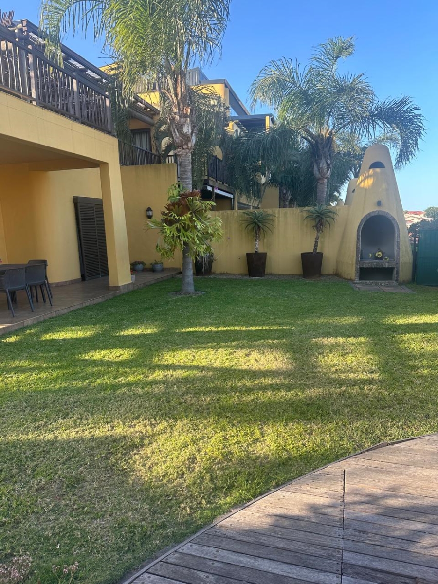 To Let 2 Bedroom Property for Rent in Umhlanga KwaZulu-Natal