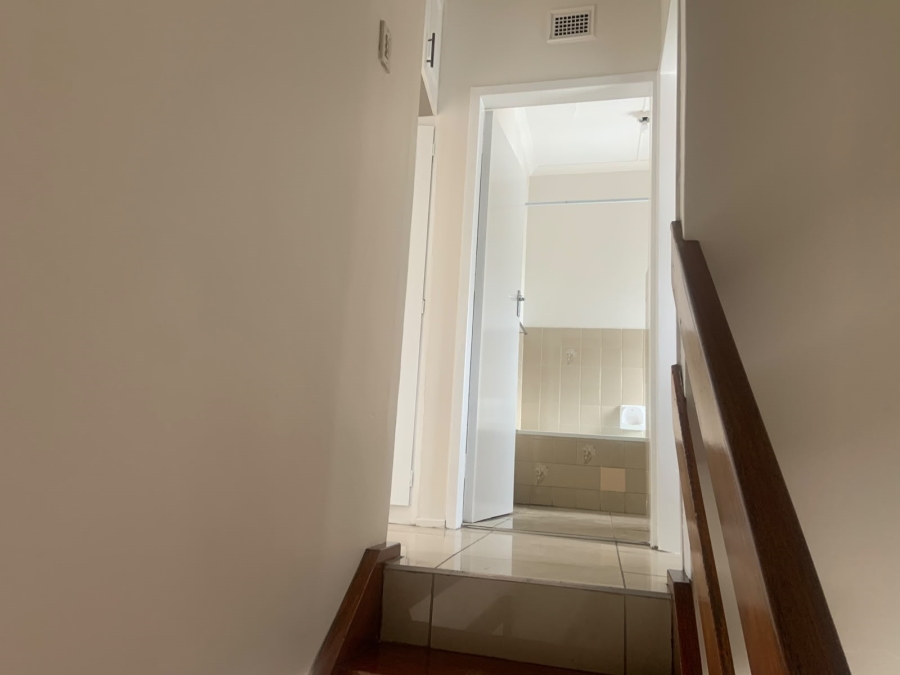 To Let 2 Bedroom Property for Rent in Fields Hill KwaZulu-Natal