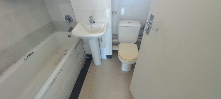 2 Bedroom Property for Sale in Essenwood KwaZulu-Natal