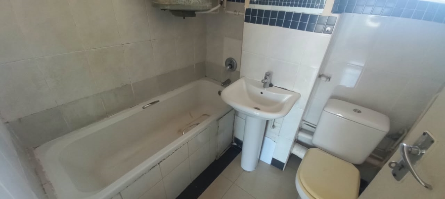 2 Bedroom Property for Sale in Essenwood KwaZulu-Natal