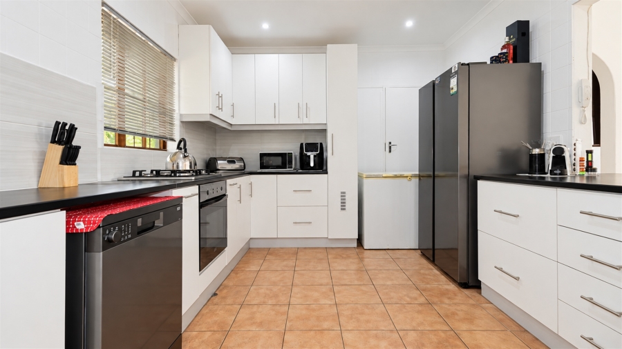3 Bedroom Property for Sale in Waterfall KwaZulu-Natal