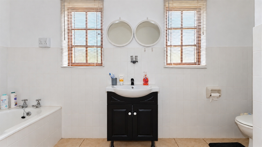 3 Bedroom Property for Sale in Waterfall KwaZulu-Natal