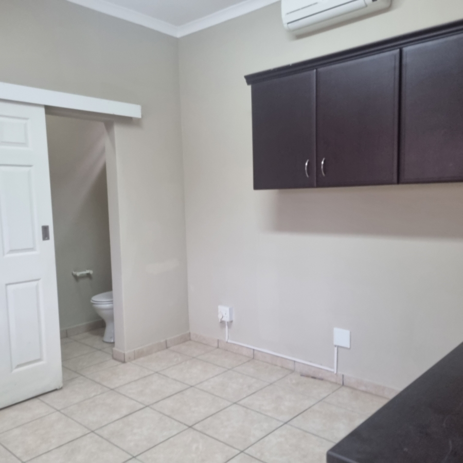 To Let 1 Bedroom Property for Rent in Durban North KwaZulu-Natal