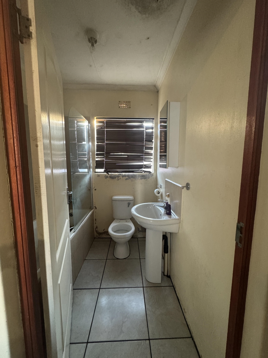 2 Bedroom Property for Sale in Mpophomeni KwaZulu-Natal