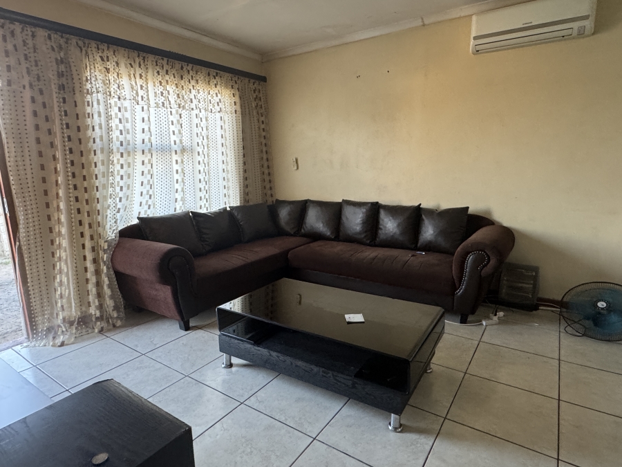 2 Bedroom Property for Sale in Mpophomeni KwaZulu-Natal